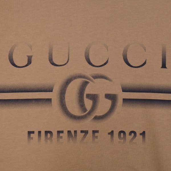 Gucci Gradient Letter Logot shirt