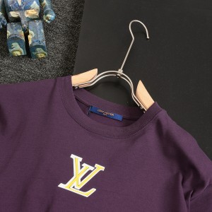 「#2900」Louis Vuitton T-shirt with yellow and white logo