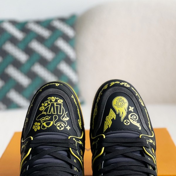 LOUIS VUITTON SNEAKERS
