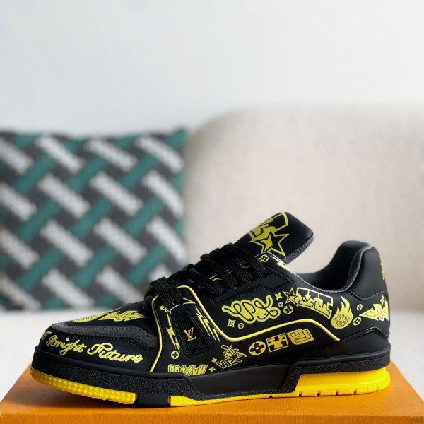 LOUIS VUITTON SNEAKERS