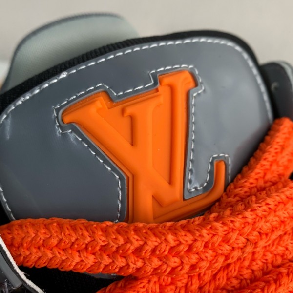 LOUIS VUITTON TRAINER MAXI  SNEAKERS
