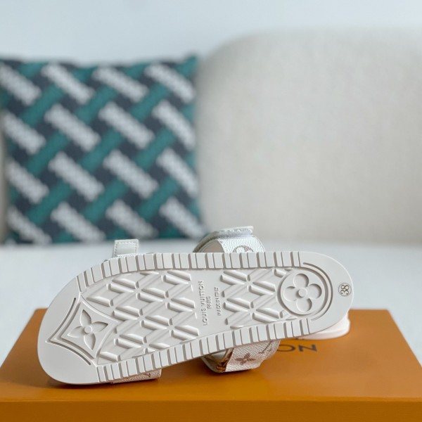 LOUIS VUITTON SLIPPERS