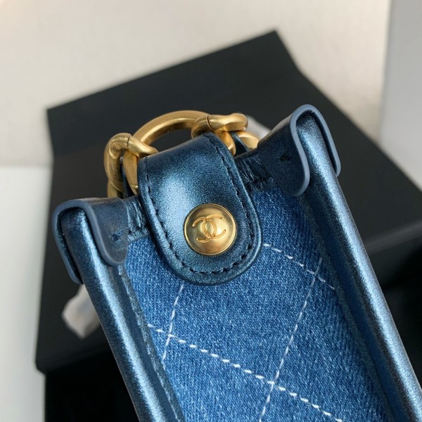 Chanel Denim Hobo pocket straggler shoulder bag  Size：22*6*24cm