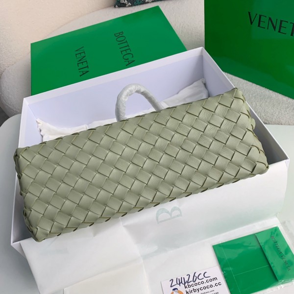 BOTTECA VENETA Knit handbags   Size：32*24*12cm
