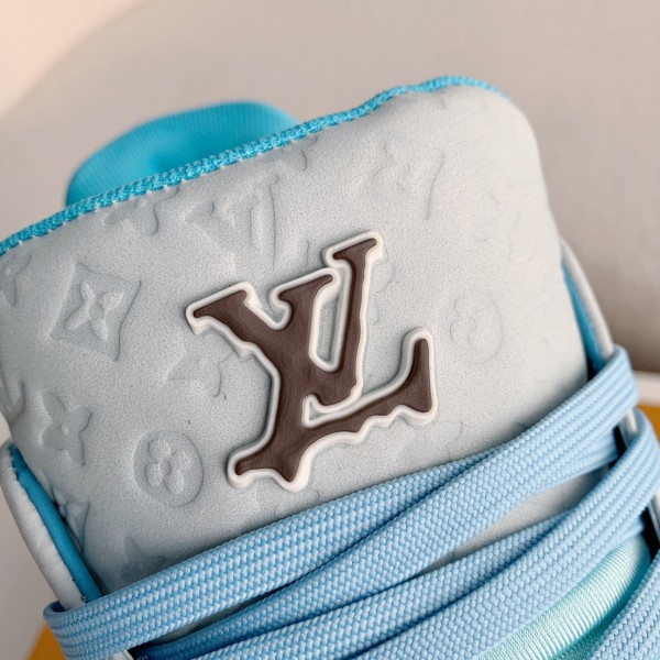 LOUIS VUITTON SNEAKERS