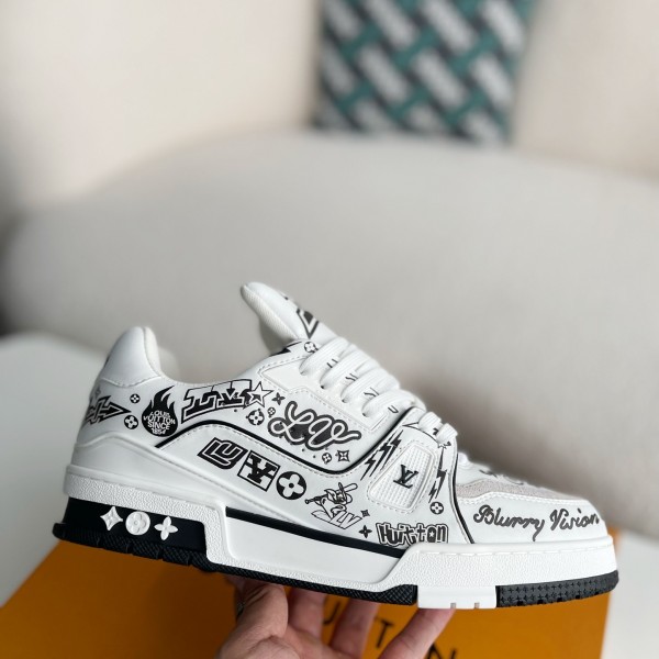 LOUIS VUITTON SNEAKERS