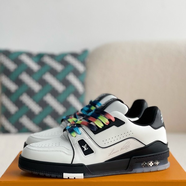 LOUIS VUITTON SNEAKERS