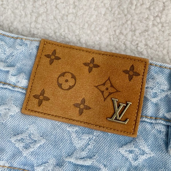 Louis Vuitton  Costumes
