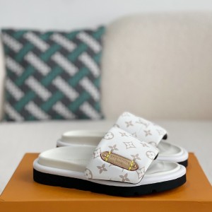 「#2998」LOUIS VUITTON SLIPPERS