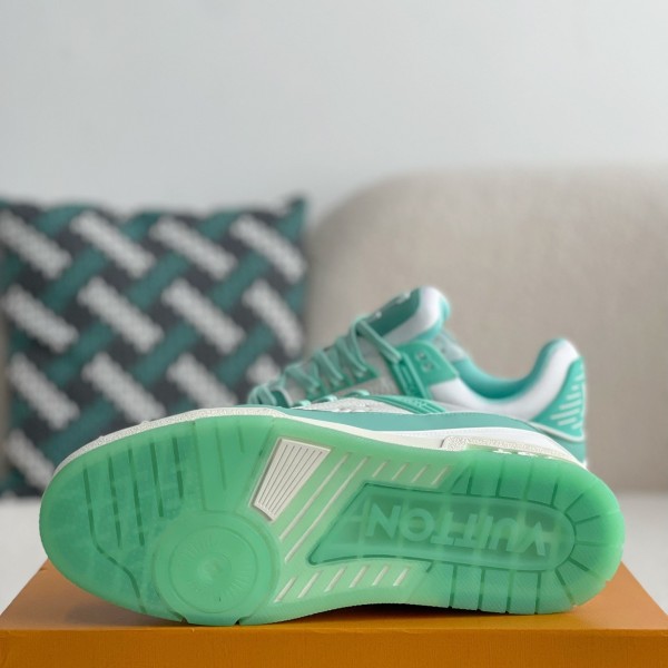 LOUIS VUITTON SNEAKERS