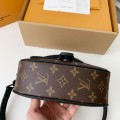 「#3017」Louis Vuitton New season Montsouris Small Messenger Bag M47060  Size：20*17*7cm