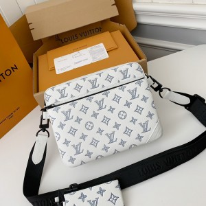 「#3020」Louis Vuitton The new TRIO Postman Pack M24753  Size： 25*18.5*7cm