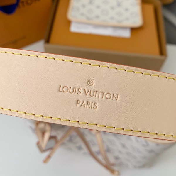 Louis Vuitton Carryall small handbag M24707  Size：29*24*12cm
