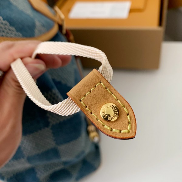 Louis Vuitton Montsouris backpack M40708  Size：32*40*19cm