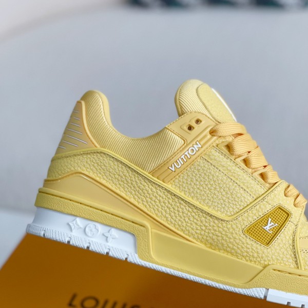 LOUIS VUITTON SNEAKERS