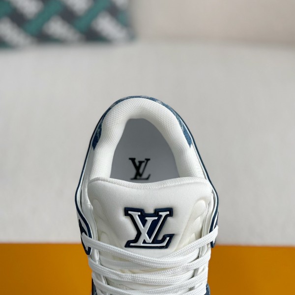 LOUIS VUITTON SNEAKERS