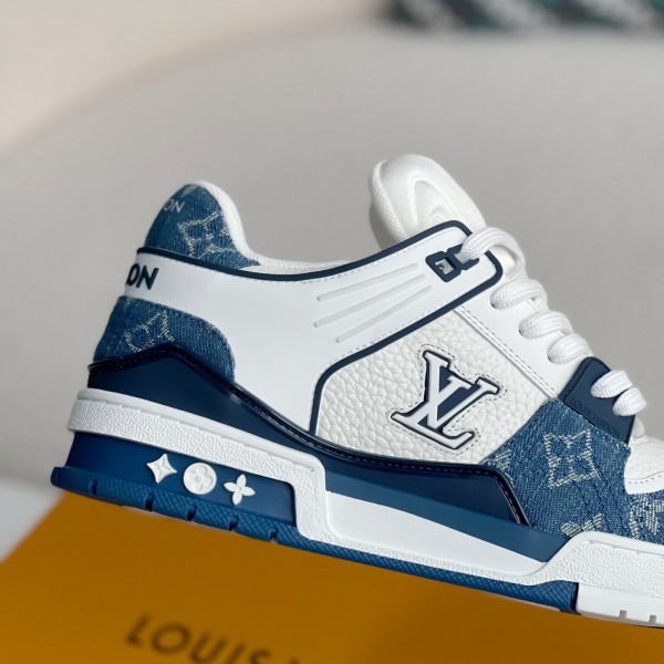 LOUIS VUITTON SNEAKERS