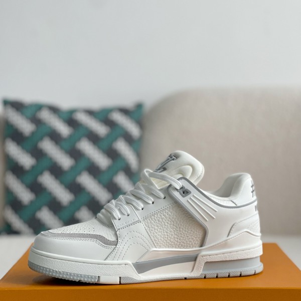 LOUIS VUITTON SNEAKERS