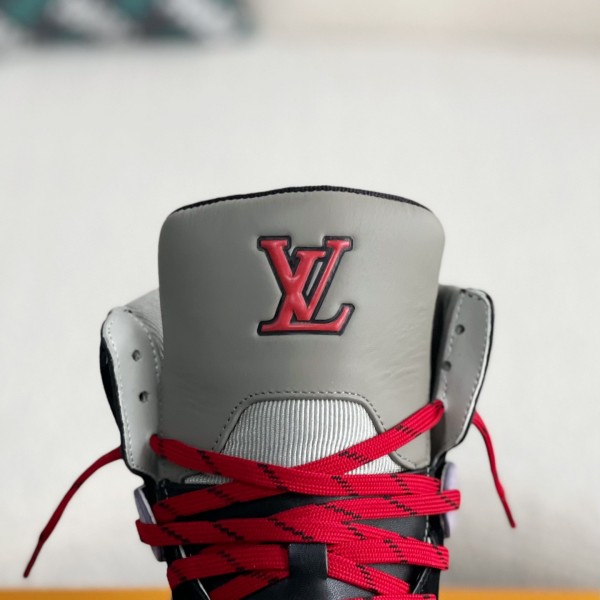 LOUIS VUITTON TRAINER SNEAKERS