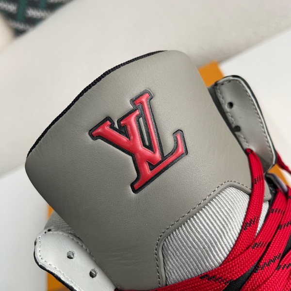 LOUIS VUITTON TRAINER SNEAKERS