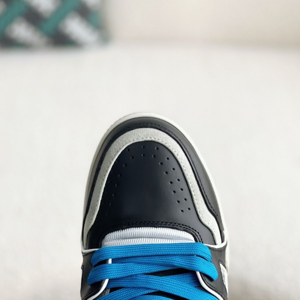 LOUIS VUITTON TRAINER SNEAKERS