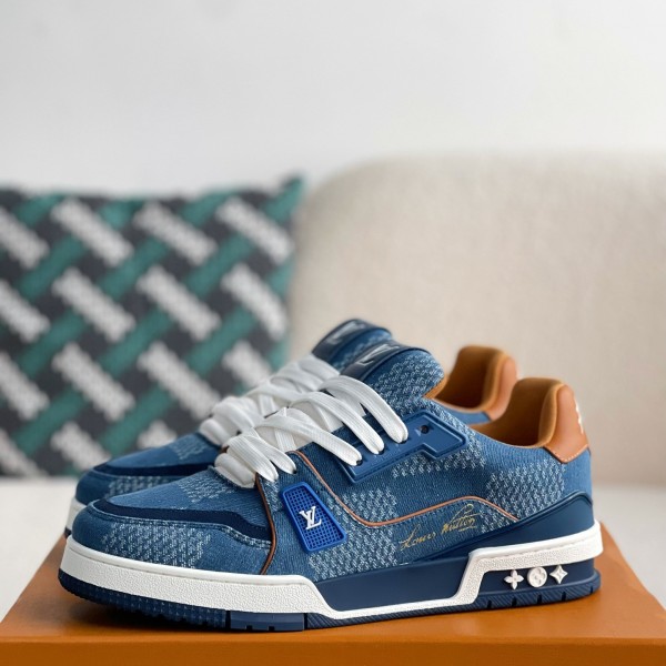LOUIS VUITTON SNEAKERS