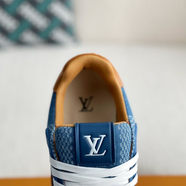 LOUIS VUITTON SNEAKERS