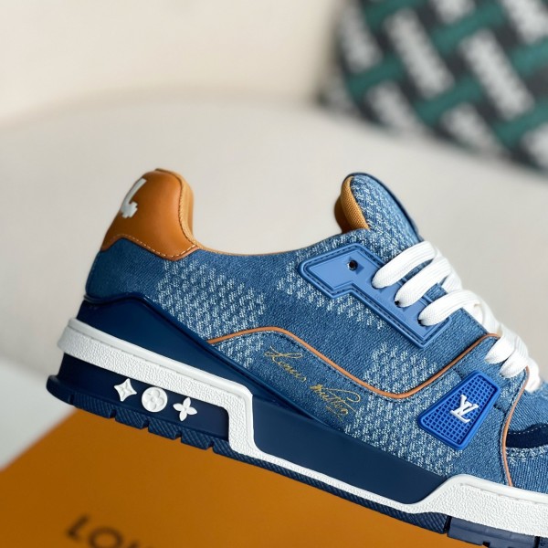 LOUIS VUITTON SNEAKERS