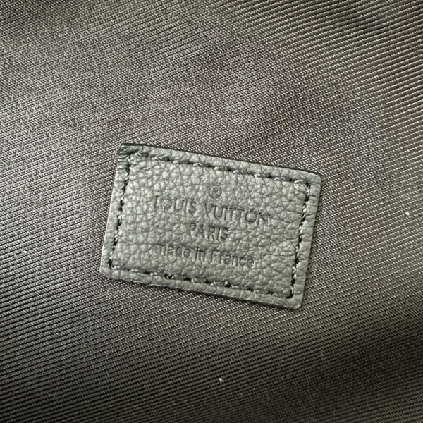 New Louis Vuitton RUSH waist bag M47058 Size: 30*15*8cm