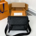 「#3138」New Louis Vuitton VOYAGER small men's messenger bag M25121 Size: 33*22.5*11cm