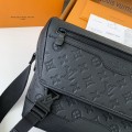 「#3138」New Louis Vuitton VOYAGER small men's messenger bag M25121 Size: 33*22.5*11cm