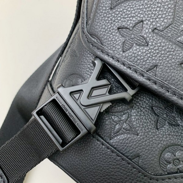 New Louis Vuitton VOYAGER small men