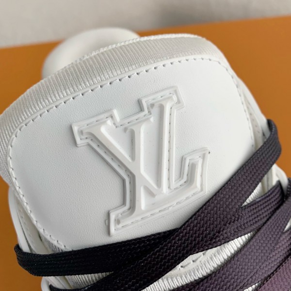 LOUIS VUITTON TRAINER SNEAKERS