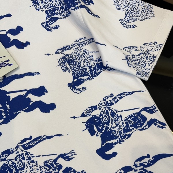 Burberry 2024ss the latest full-body knight texture sense printed cotton t-shirt