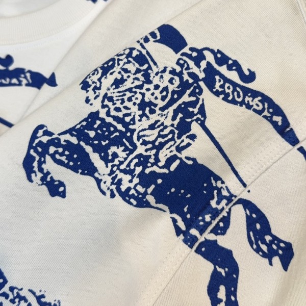 Burberry 2024ss the latest full-body knight texture sense printed cotton t-shirt