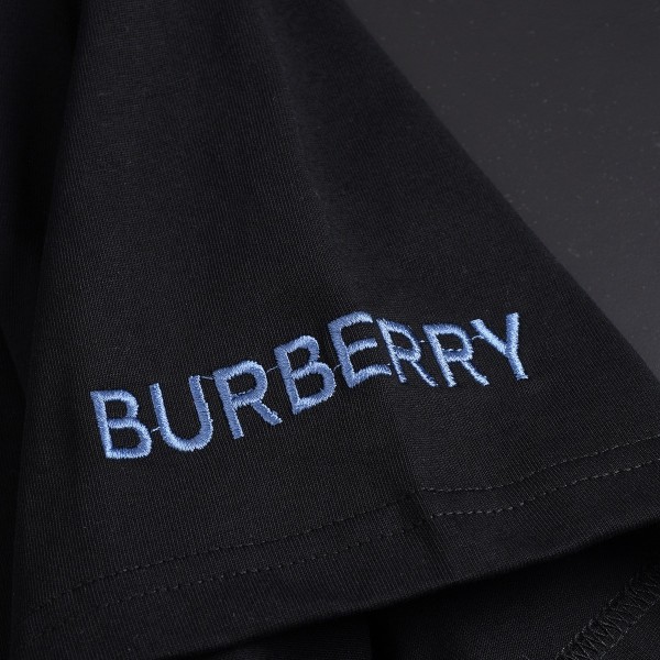 Burberry Men’s war horse T-shirt