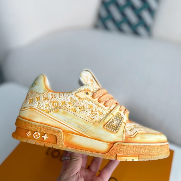 LOUIS VUITTON SNEAKERS