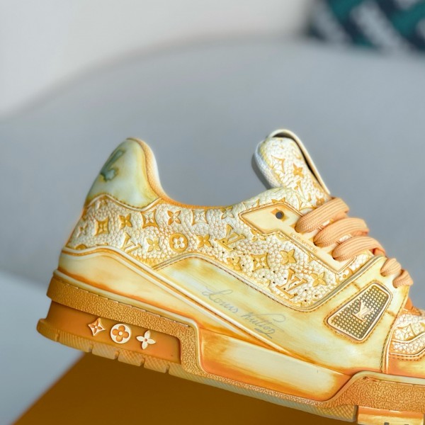 LOUIS VUITTON SNEAKERS
