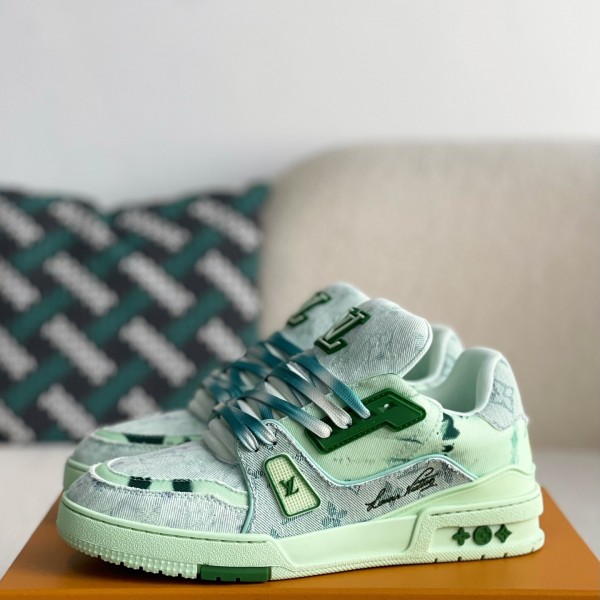 LOUIS VUITTON SNEAKERS