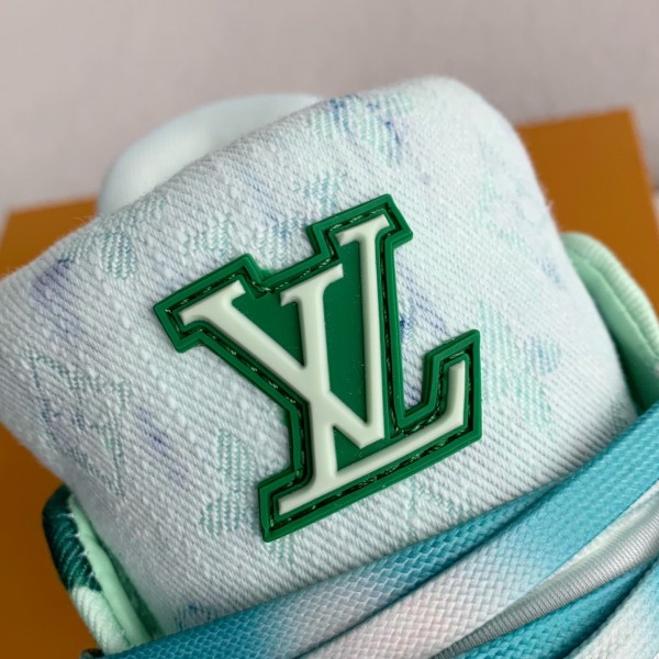 LOUIS VUITTON SNEAKERS