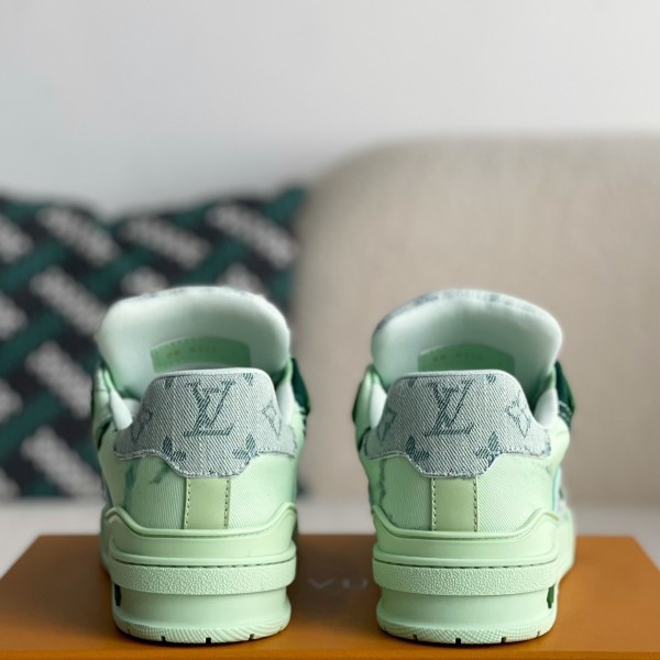 LOUIS VUITTON SNEAKERS