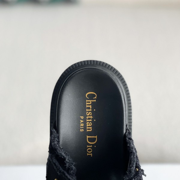 Dior A word sandal