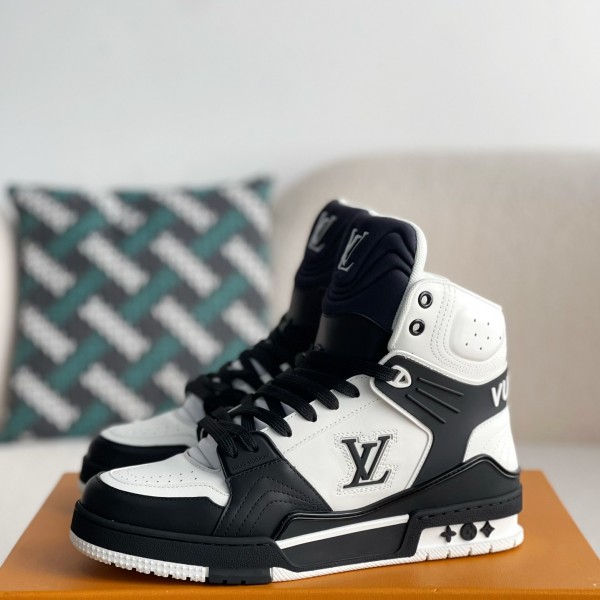 LOUIS VUITTON TRAINER SNEAKERS