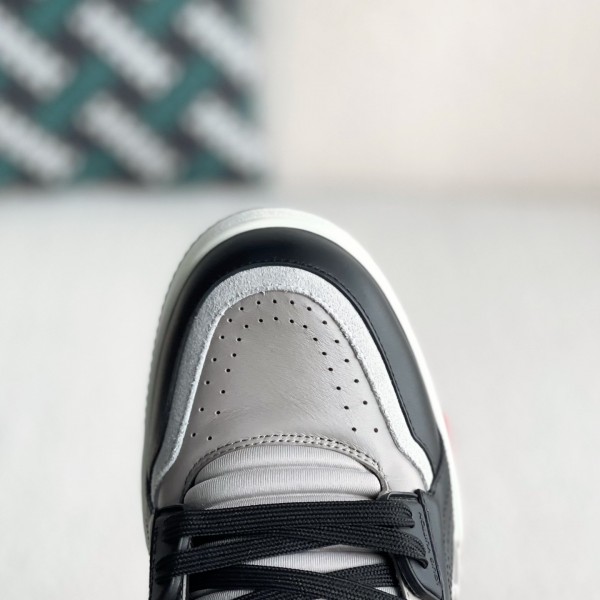 LOUIS VUITTON TRAINER SNEAKERS