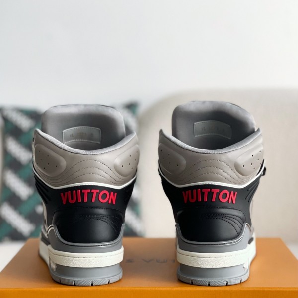 LOUIS VUITTON TRAINER SNEAKERS