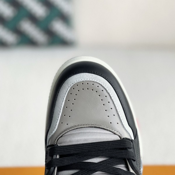 LOUIS VUITTON TRAINER SNEAKERS