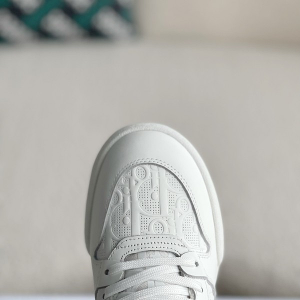 DIOR  Sneaker