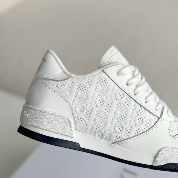 DIOR  Sneaker