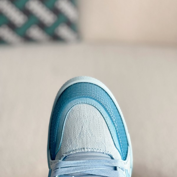 LOUIS VUITTON TRAINER SNEAKERS