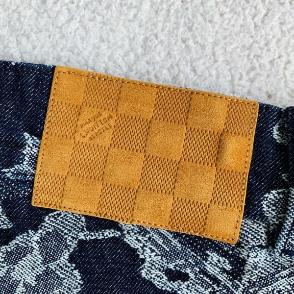 LOUIS VUITTON Jean shorts